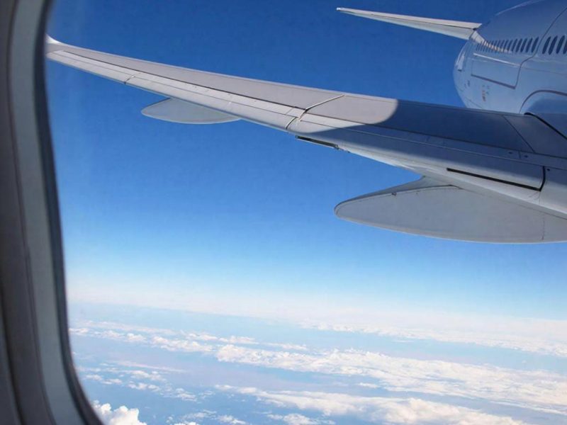 Крылатое Искусство Путешествий: Время и Деньги в Объятиях Авиации